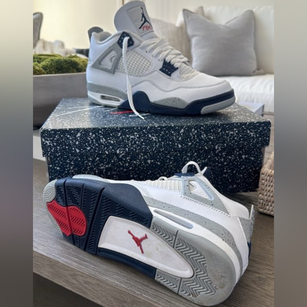 Air Jordan 4 Retro Midnight Navy